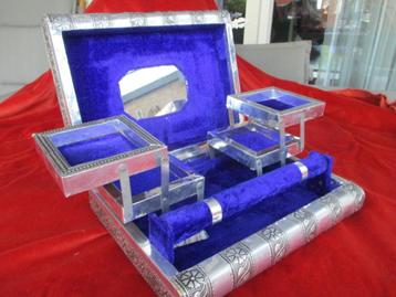 Zilverkleurig Vintage Beautycase,v.a 20,00e beschikbaar voor biedingen
