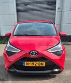 Toyota Aygo 1.0 | 2021 | 59.900 km | Rood, Auto's, Voorwielaandrijving, 4 stoelen, Origineel Nederlands, Handgeschakeld