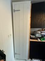 Houten kast. 60cm breed, 52 cm diep en 228 cm hoog, Ophalen of Verzenden, Zo goed als nieuw