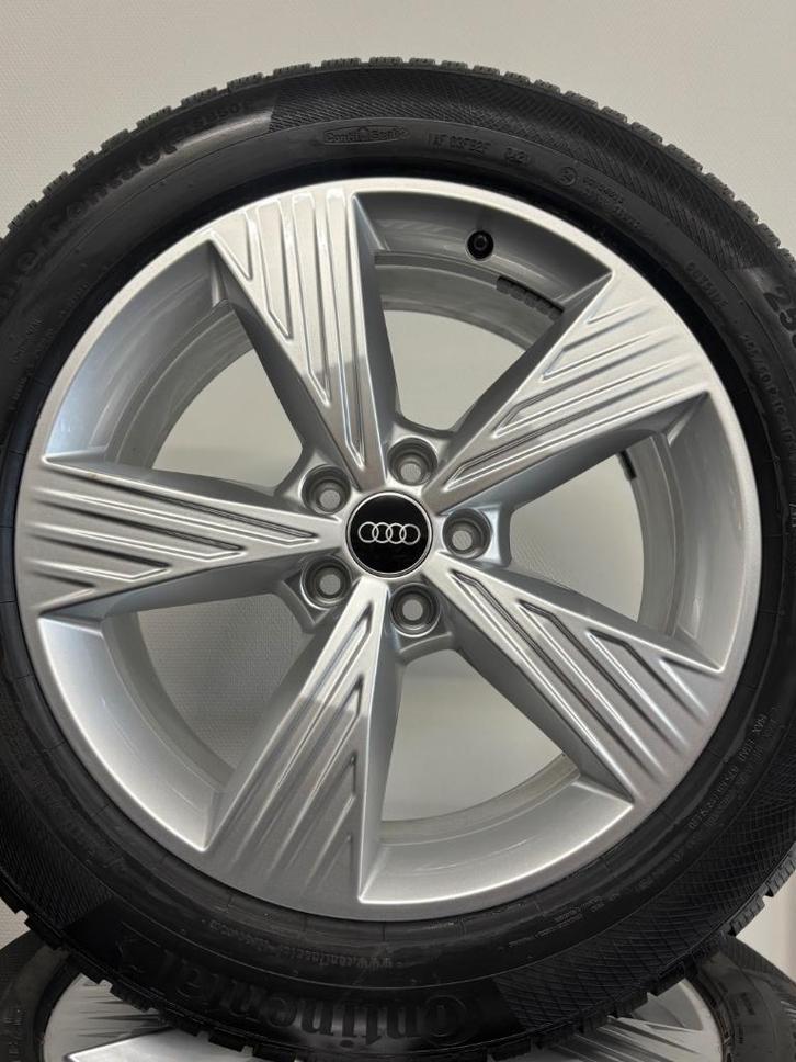 DEMOSET 19” Audi Q4 velgen + NIEUWE winterbanden, Auto-onderdelen, Banden en Velgen, Banden en Velgen, Winterbanden, 19 inch, Personenwagen