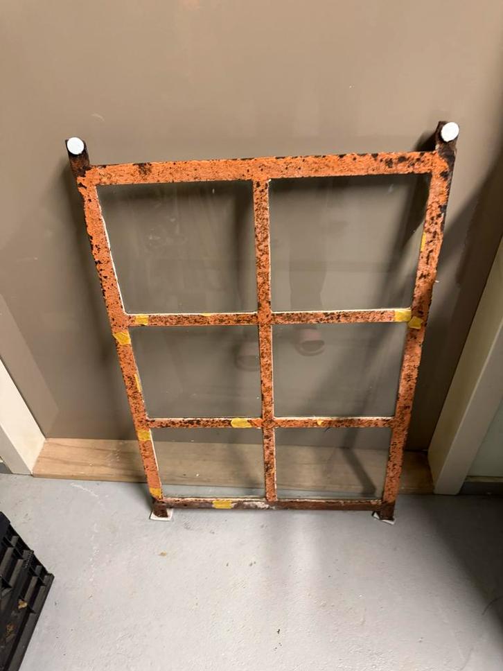 Authentiek Gietijzeren Stalraam 50x77cm, Doe-het-zelf en Verbouw, Glas en Ramen, Gebruikt, Gevelraam of Ruit, Minder dan 80 cm