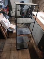 Zwarte metalen decoratieve stellingkast - Industrieel Design, Huis en Inrichting, Ophalen of Verzenden, Gebruikt