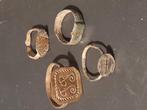 4 OUDE BRONZE .RINGEN BODEMVONDSTEN., Sieraden, Tassen en Uiterlijk, Ringen, Overige materialen, Ophalen of Verzenden, Zo goed als nieuw