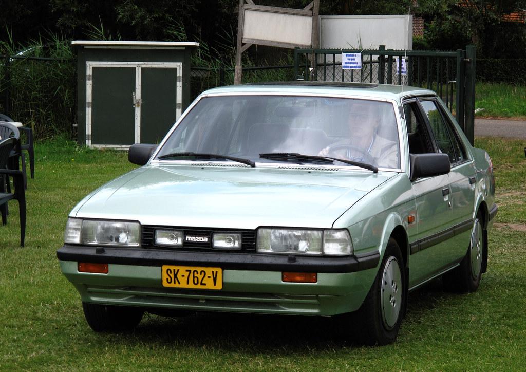 GEZOCHT motorkap mazda 626 type 1984 GEVRAAGD, Auto-onderdelen, Carrosserie en Plaatwerk, Ophalen, Voor, Mazda, Motorkap