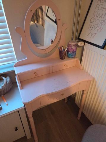Kaptafel / Make-up tafel kinderen beschikbaar voor biedingen