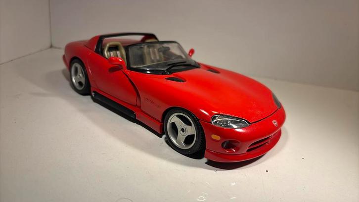 Dodge viper rt/10 red Bburago 1.18, Hobby en Vrije tijd, Modelauto's | 1:18, Zo goed als nieuw, Ophalen of Verzenden