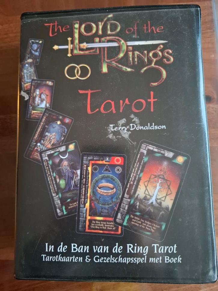 Lord of the Rings Tarot Deck & Card Game - Nieuw!, Hobby en Vrije tijd, Gezelschapsspellen | Kaartspellen, Nieuw, Een of twee spelers