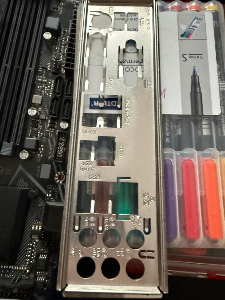 Gigabyte B460M-D3H Moederbord - ZGAN, Computers en Software, Moederborden, Zo goed als nieuw, Intel, DDR4, Ophalen of Verzenden