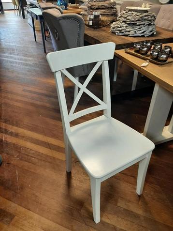 Set van 4 wit houten stoelen kruis beschikbaar voor biedingen