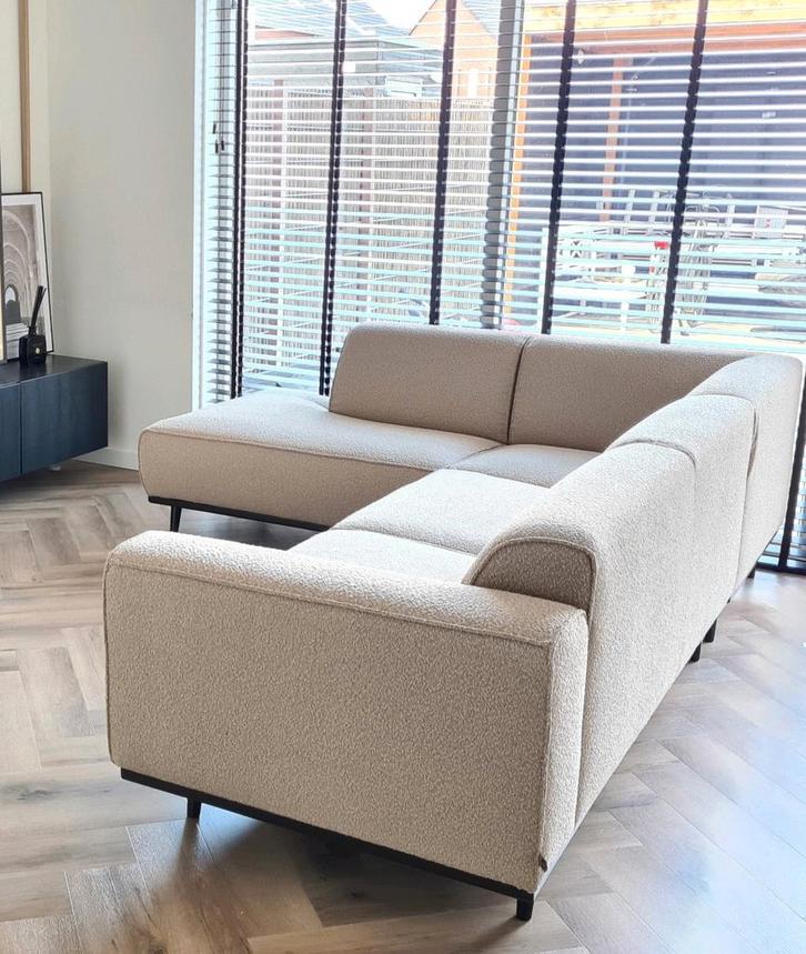 BePureHome Hoekbank van boucle stof - Zo goed als nieuw!, Huis en Inrichting, Banken | Bankstellen, Zo goed als nieuw, Hoekbank
