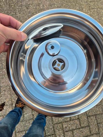 Rvs wasbakje met rvs afvoer beschikbaar voor biedingen