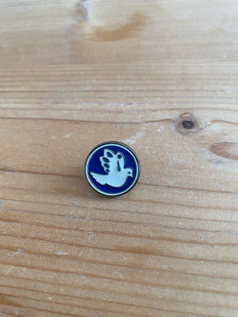 Speldje / Pin met Duif, Ophalen of Verzenden, Zo goed als nieuw, Dier of Natuur, Speldje of Pin