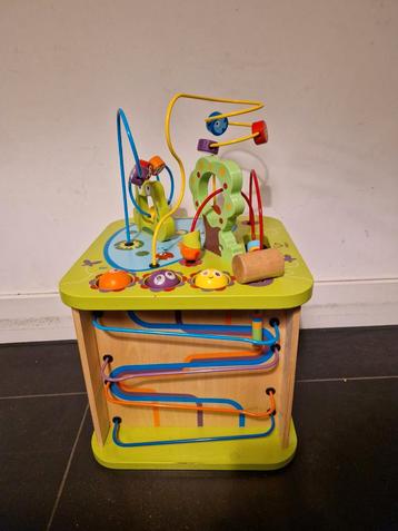 Hape Activiteiten Kubus - Mist 1 Blokje beschikbaar voor biedingen