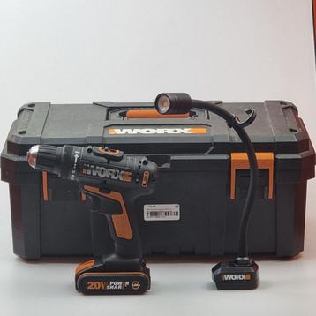 Worx Accuboormachine WX166.4 + Worx Werklamp WX028.9 | In Ne beschikbaar voor biedingen