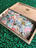 Grote envelop oude zegels wereld, Postzegels en Munten, Postzegels | Volle albums en Verzamelingen, Ophalen, Nederland en Buitenland