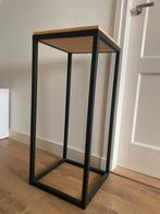 Stijlvolle bijzettafel met houten blad, Huis en Inrichting, Tafels | Bijzettafels, 45 tot 60 cm, Minder dan 55 cm, Vierkant, Ophalen of Verzenden