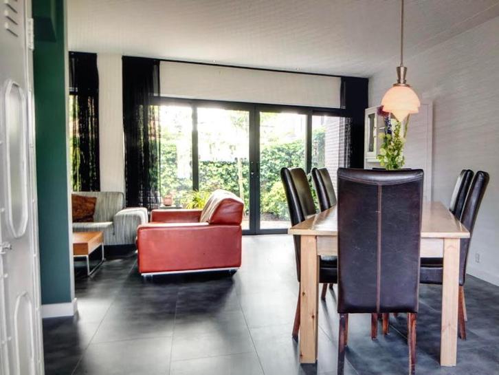 Gordijnen: Inbetween Zwart, Huis en Inrichting, Stoffering | Gordijnen en Lamellen, Zo goed als nieuw, 200 cm of meer, 200 cm of meer