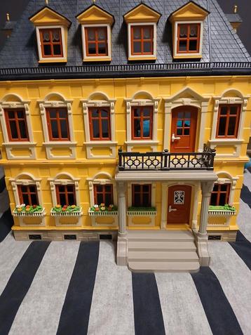 Nostalgisch playmobilhuis  beschikbaar voor biedingen