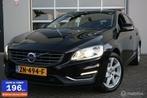Volvo V60 2.0 T4 190pk Kinetic XENON/NAVIGATIE/TREKHAAK/PDC, Gebruikt, Euro 6, 1969 cc, Zwart