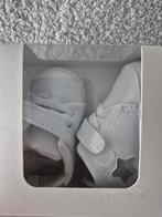 Babyschoenen sneakers schoentjes wit grijze ster 0 tot 6, Ophalen of Verzenden, Nieuw, Jongetje of Meisje, Schoentjes