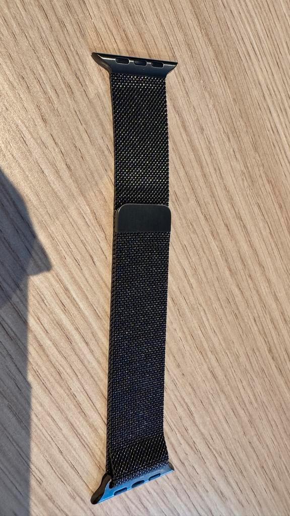 Apple Watch 8 Milanees bandje 45mm Grafiet Zo goed als nieuw, Telecommunicatie, Wearable-accessoires, Zo goed als nieuw, Bandje