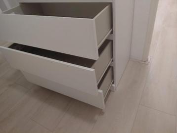 Ikea MALM 3 lade kast nieuw met kleine beschadiging - afbeelding 2