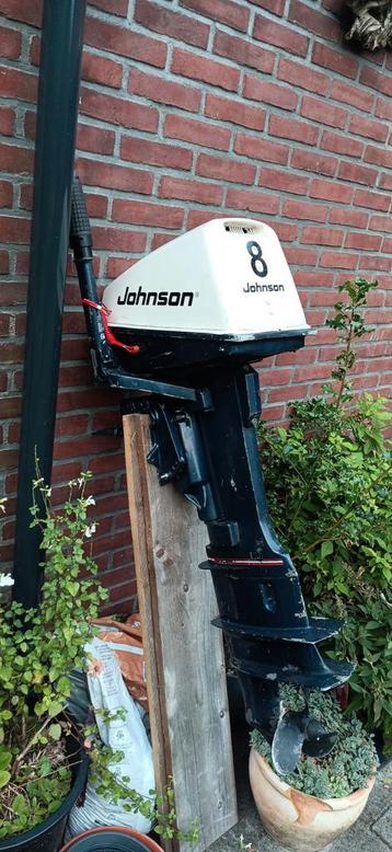 Johnson 8pk langstaart 2takt buitenboordmotor met tank beschikbaar voor biedingen