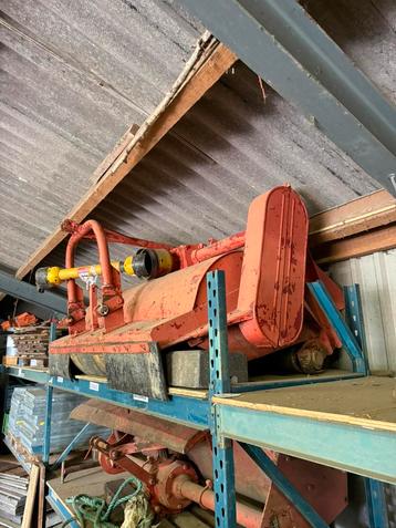Dücker machine fabriek achter klepelmaaier beschikbaar voor biedingen