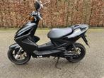 Te Koop Yamaha Aerox zwart, Fietsen en Brommers, Scooters | Yamaha, Ophalen, Gebruikt, Aerox, Maximaal 45 km/u