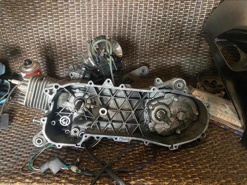 TPR 77cc aluminium piaggio blok (50km), Fietsen en Brommers, Brommeronderdelen | Scooters, Zo goed als nieuw, Piaggio, Blok, Ophalen