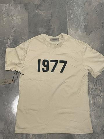 Essentials Fear of God T-Shirt beschikbaar voor biedingen