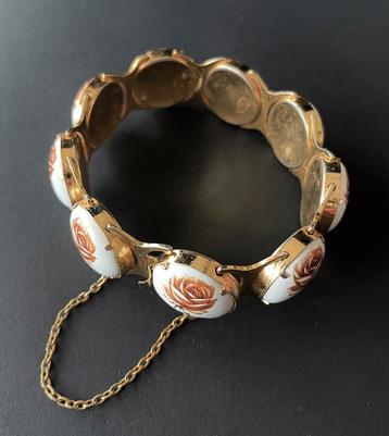 Vintage rozen armband beschikbaar voor biedingen