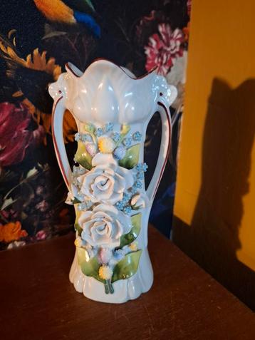 Vintage Aardewerk Vaas met Bloemen beschikbaar voor biedingen