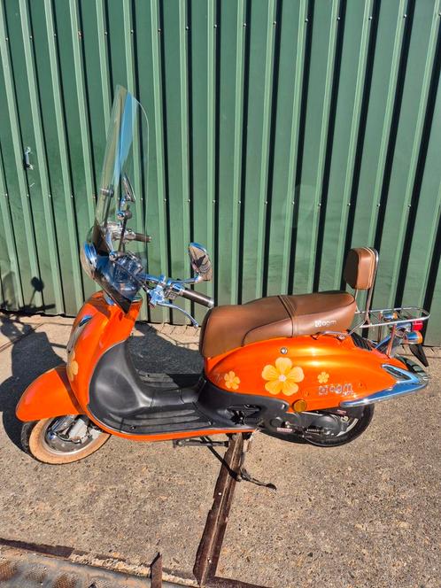 Mooie snorscooter, Fietsen en Brommers, Snorfietsen en Snorscooters, Zo goed als nieuw, Overige merken, Ophalen