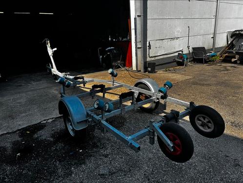 Boot trailer 5.5 meter en boot trailer 5 meter, Watersport en Boten, Boottrailers, Zo goed als nieuw, Minder dan 1500 kg, Minder dan 6 meter