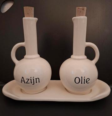 Olie en Azijn set aardewerk beschikbaar voor biedingen