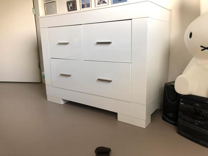 Complete babykamer: Ledikant, commode en kast, Kinderen en Baby's, Kinderkamer | Complete kinderkamers, Zo goed als nieuw, Jongetje of Meisje