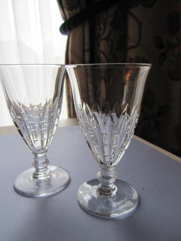 Twee mooie kristal portoglazen - geslepen fries beschikbaar voor biedingen