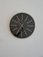 Karlsson ronde klok zwart / 'goud' 60cm diameter, Ophalen, Zo goed als nieuw
