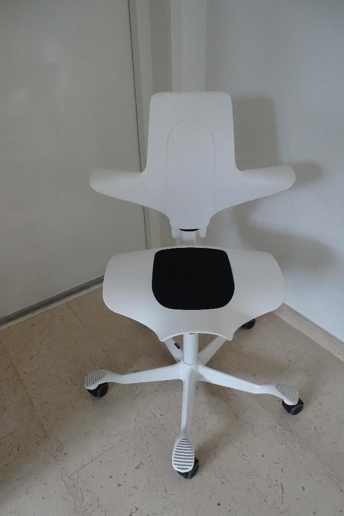 HAG Capisco plus, Huis en Inrichting, Bureaustoelen, Nieuw, Bureaustoel, Wit, Ergonomisch, Ophalen of Verzenden