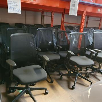 Interstuhl Every bureaustoel - zwarte stof en netweave rug beschikbaar voor biedingen