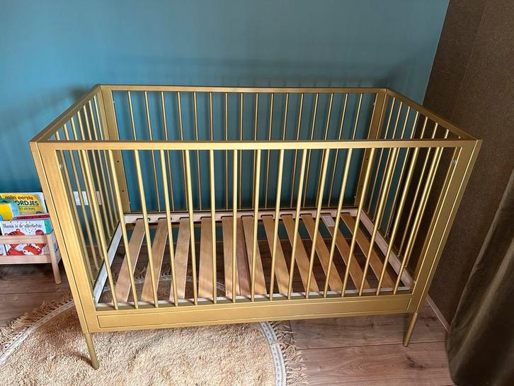 Coming kids goud metalen ledikant, Kinderen en Baby's, Boxen, Zo goed als nieuw, In hoogte verstelbaar, Ophalen