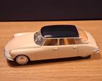 Citroen DS19 1/43 Universal Hobbies, Hobby en Vrije tijd, Modelbouw | Auto's en Voertuigen, Ophalen of Verzenden, Gebruikt, Auto