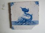 een17e eeuwse monsterachtige vis, Antiek en Kunst, Antiek | Wandborden en Tegels, Ophalen of Verzenden