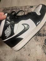 Jordan 1 Mid ‘Carbon Fiber’, Kleding | Heren, Schoenen, Nike Air Jordan, Ophalen of Verzenden, Zo goed als nieuw, Sneakers of Gympen