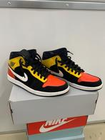 Jordan 1 Mid, Kleding | Heren, Schoenen, Overige kleuren, Ophalen of Verzenden, Sneakers of Gympen, Gedragen