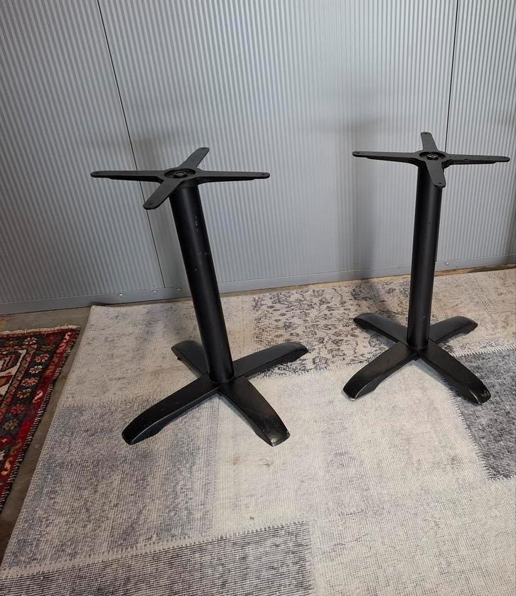 Retro zwaar metaal Gietijzeren tafelpoot 2x. Zie omschr,, Huis en Inrichting, Tafelonderdelen, Gebruikt, Metaal, Ophalen