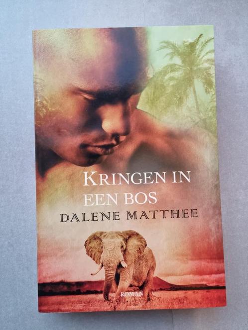 Kringen in een bos, Boeken, Avontuur en Actie, Zo goed als nieuw, Ophalen