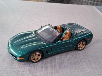Chevrolet Corvette C5 Convertible met unieke kleur 1:18 beschikbaar voor biedingen