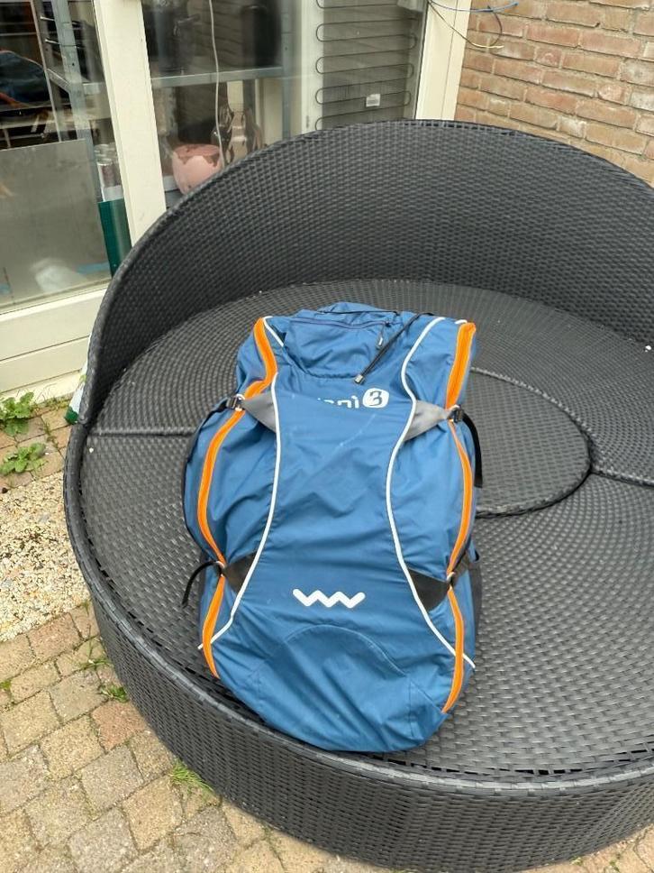 Harnas reverse zo Wani 3  en angel reserve, Sport en Fitness, Zweefvliegen en Paragliding, Zo goed als nieuw, Zitje of Harnas